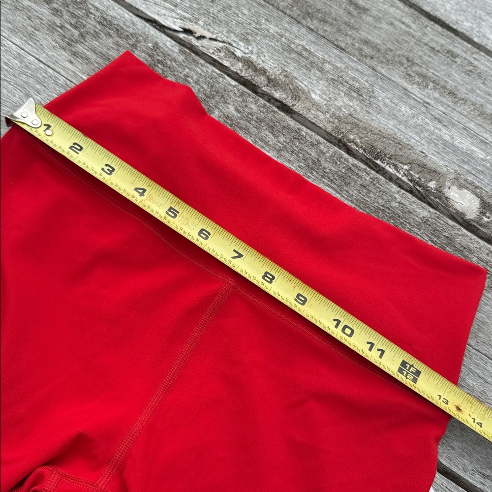 Vuori AllTheFeels Legging size Medium CHERRY RED Women's NWT 🍒 - Picture 5 of 6